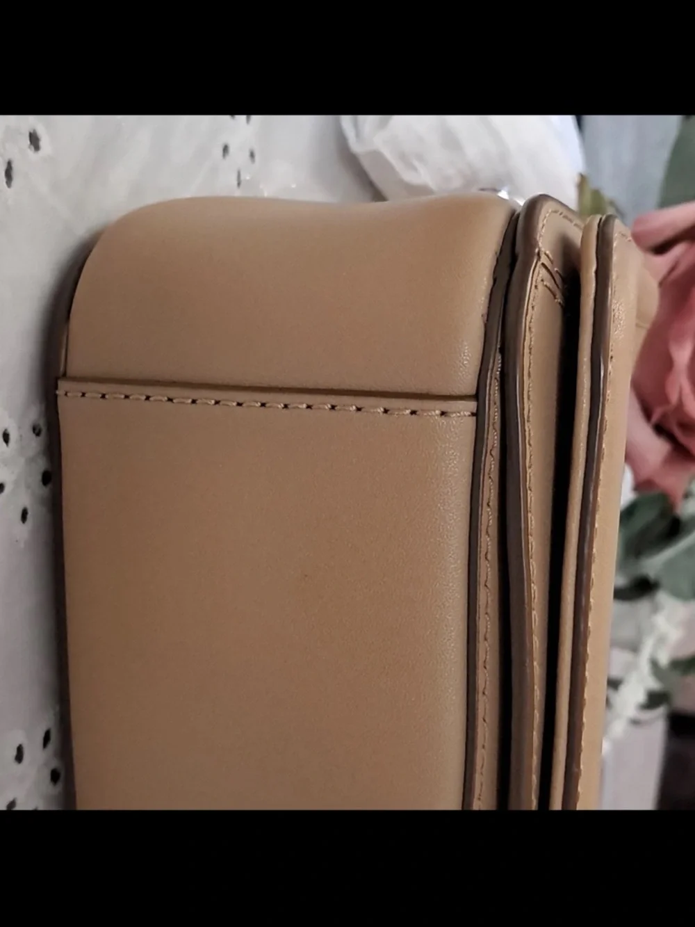 Marc Jacobs Beige Leather Crossbody with Signature Medallion - Picture 12 of 16